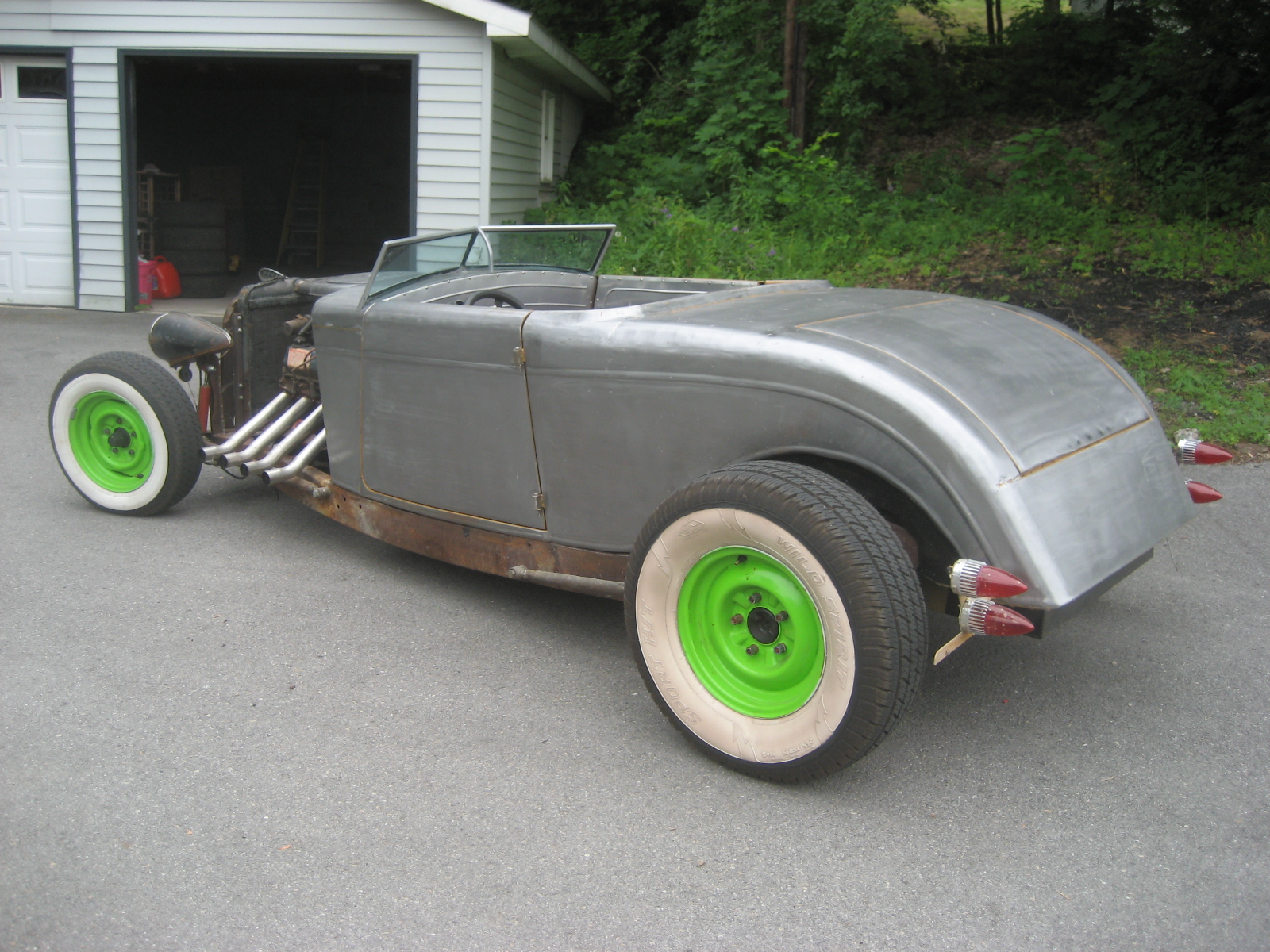 http://2jzpower.com/pictures/Joel_Grannas/1934%20Ford%20roadster/just%20got%20home/IMG_1224.jpg